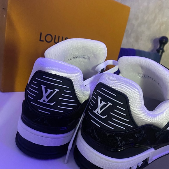 Loui Vuitton Trainers - Picture 3 of 6